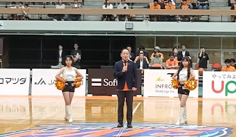 あいさつする篠﨑宇部市長